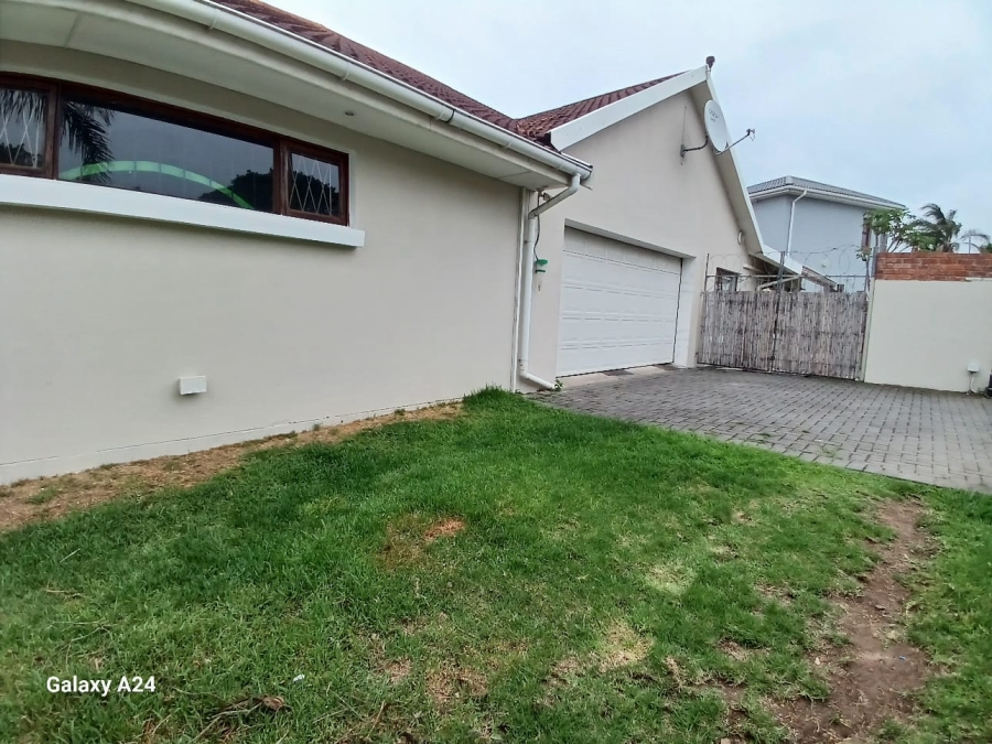 5 Bedroom Property for Sale in Beacon Bay Eastern Cape